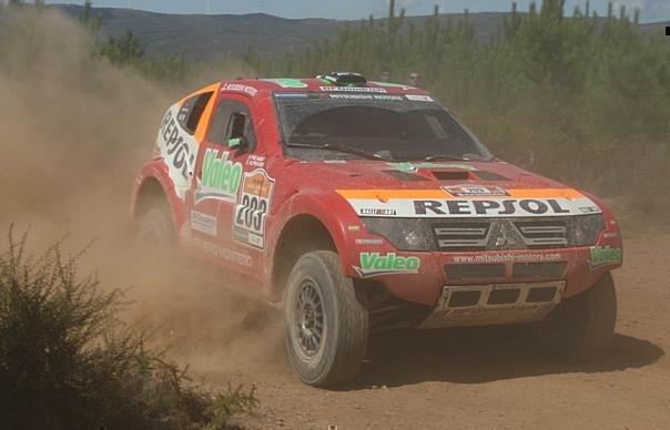 Luc Alphand und Co-Pilot Gilles Picard gewannen mit zwei Sekunden Vorsprung. Foto: Auto-Reporter/Mitsubishi